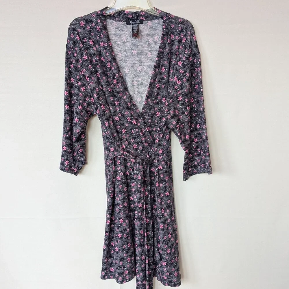 EUC Soft Lightweight Robe Gray w/Pink Flowers